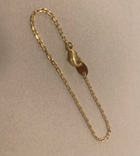 Load image into Gallery viewer, 2 gold bracelets set