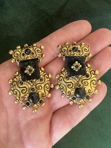 Jacky de G 80’s ornate heart earrings