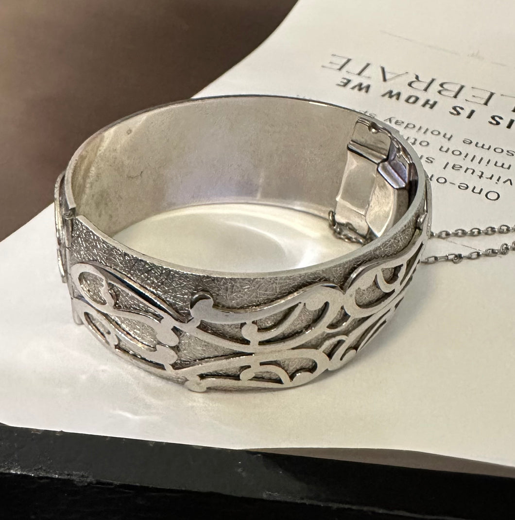 Whiting & Davis Co silver hinged bangle
