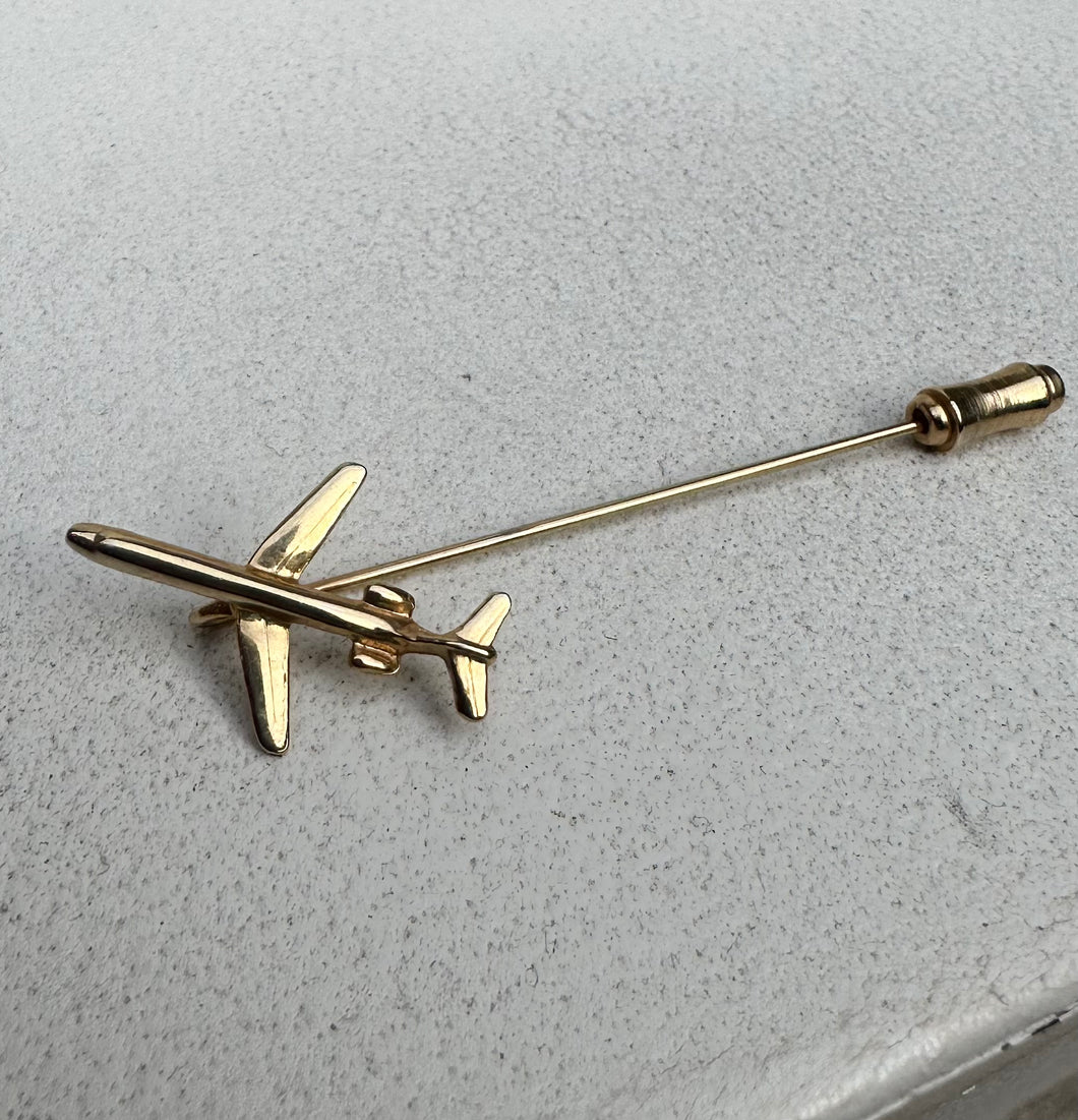 Airplane pin