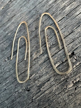 Load image into Gallery viewer, The Paperclip earring