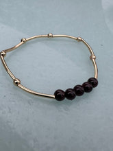 Load image into Gallery viewer, Garnet beaded bracelet