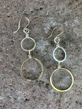 Load image into Gallery viewer, Mixed metal swingy double hoops