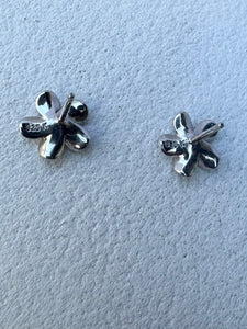 Tiny Sterling flowers