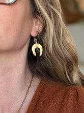 Load image into Gallery viewer, The Horn