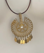 Load image into Gallery viewer, Leather pendant necklaces