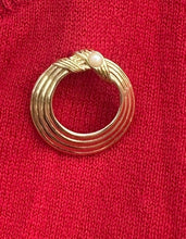 Load image into Gallery viewer, Gold donut with pearl