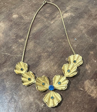 Load image into Gallery viewer, Bugbee &amp; Niles floral motif choker