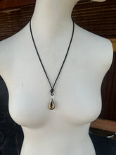 Load image into Gallery viewer, Leather pendant necklaces