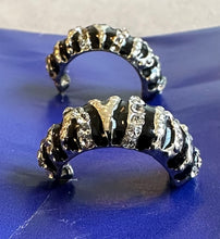 Load image into Gallery viewer, Zebra Huggies