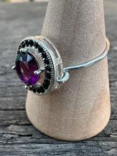 Load image into Gallery viewer, Amythst &amp; onyx size 6