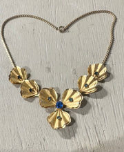 Load image into Gallery viewer, Bugbee &amp; Niles floral motif choker