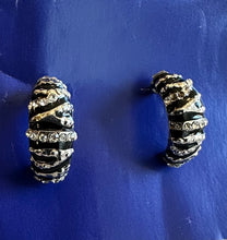 Load image into Gallery viewer, Zebra Huggies