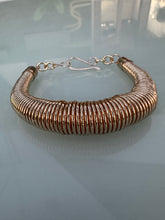 Load image into Gallery viewer, Spiral cuff
