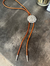 Load image into Gallery viewer, Roget pin bolo