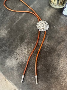 Roget pin bolo