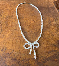 Load image into Gallery viewer, Pearl Bow necklace
