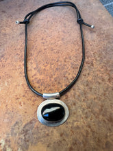 Load image into Gallery viewer, Leather pendant necklaces