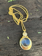 Load image into Gallery viewer, Liz Claiborne magnifying glass pendant
