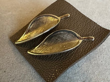 Load image into Gallery viewer, Petite gold leaves