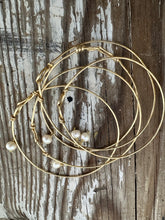 Load image into Gallery viewer, Pearl bangle