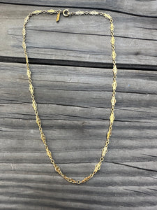 Monet gold chain