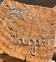 Load image into Gallery viewer, Wire name necklace