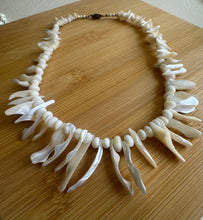 Load image into Gallery viewer, Mother-of-pearl statement necklace