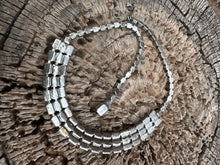 Load image into Gallery viewer, Weiss rhinestone choker