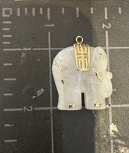Load image into Gallery viewer, Jade elephant pendant with 14 K gold