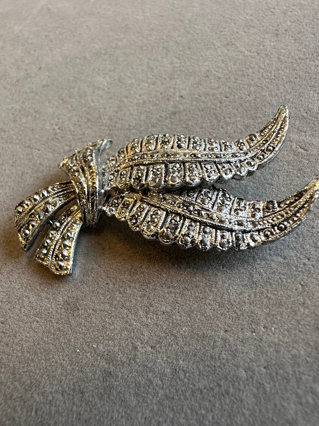 Gerry’s two leaves brooch