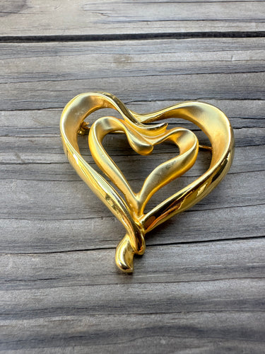 L-S gold heart brooch