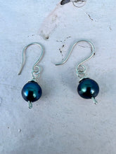 Load image into Gallery viewer, Hawaiian blue pearls