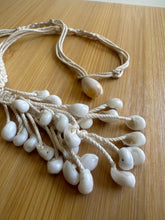 Load image into Gallery viewer, Waterfall style shell macramé necklace