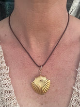 Load image into Gallery viewer, Leather pendant necklaces
