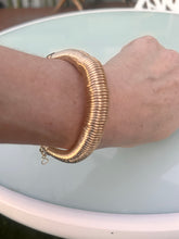 Load image into Gallery viewer, Spiral cuff