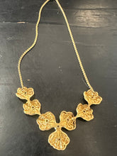 Load image into Gallery viewer, Bugbee &amp; Niles floral motif choker