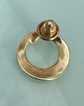 Load image into Gallery viewer, Gold donut with pearl