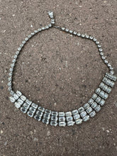 Load image into Gallery viewer, Weiss rhinestone choker