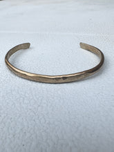 Load image into Gallery viewer, Hammered brass cuff