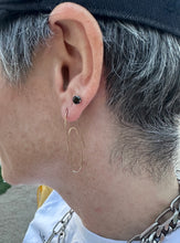 Load image into Gallery viewer, The Paperclip earring