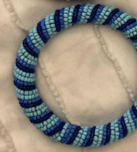 Load image into Gallery viewer, Beaded phone/keychain bangles