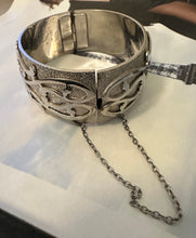 Load image into Gallery viewer, Whiting &amp; Davis Co silver hinged bangle