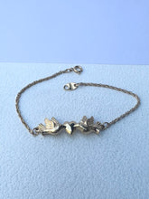 Load image into Gallery viewer, Avon 2 doves with heart bracelet