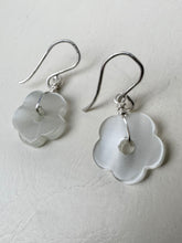 Load image into Gallery viewer, The Selly