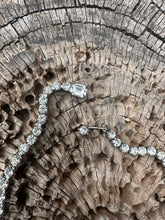 Load image into Gallery viewer, Weiss rhinestone choker