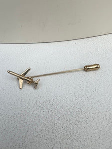 Airplane pin