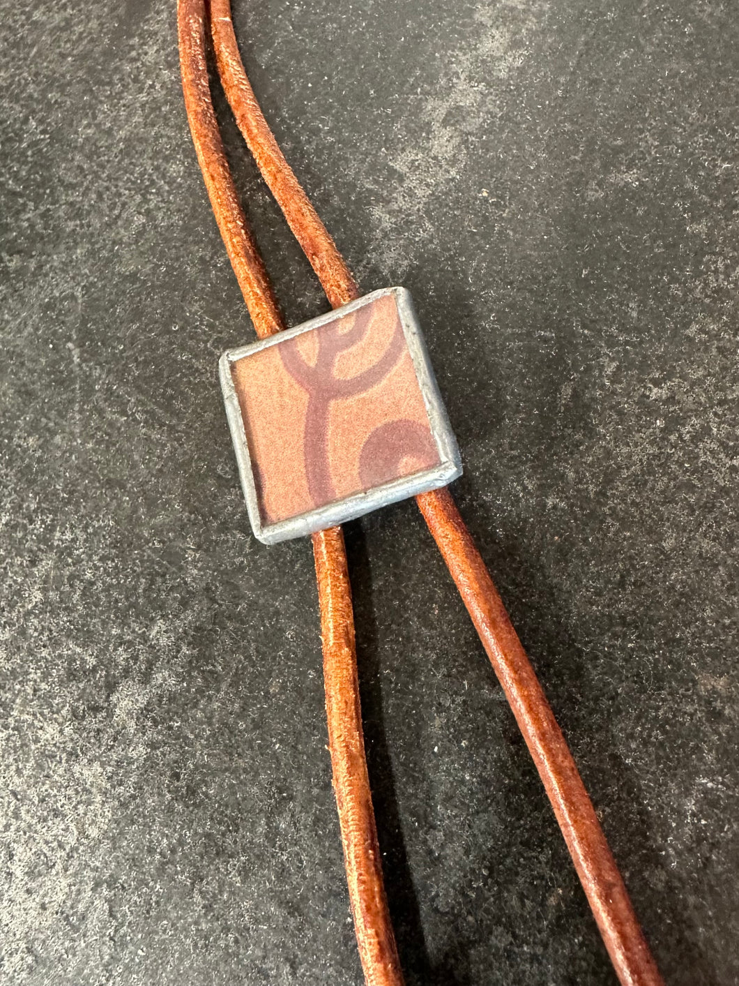 Art bolo