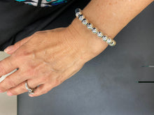 Load image into Gallery viewer, Silver beaded bracelet