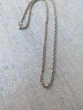 Load image into Gallery viewer, Vintage gold rope chain